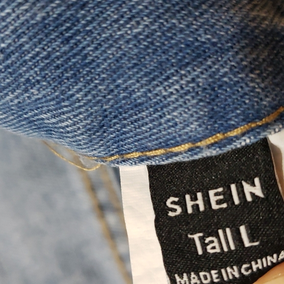 ❤️5/$25 EUC Shein Distressed Jeans - Picture 4 of 5